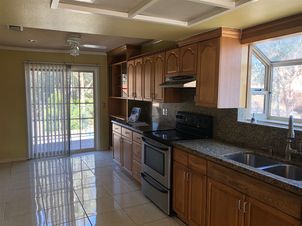 Property Photo: 1673 Avenida Cherylita CA 92020