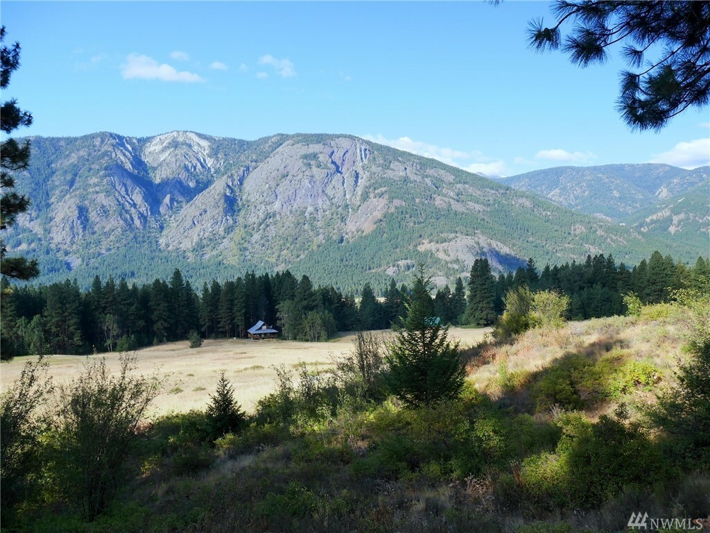 Property Photo:  124 Highland Road  WA 98862 