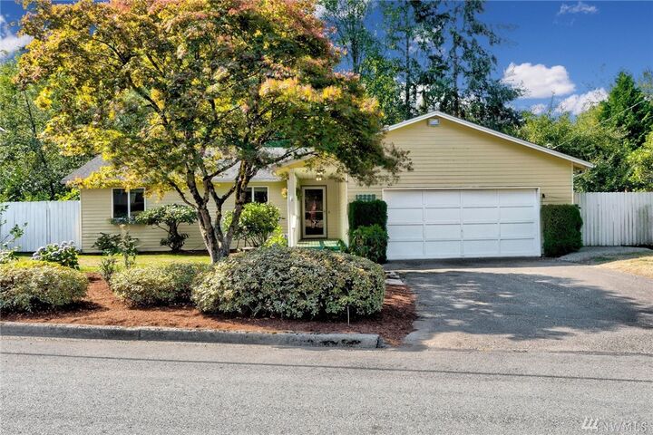 12225 SE 74th St  Newcastle WA 98056 photo