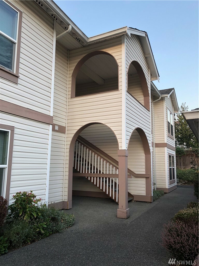 Property Photo:  4827 NE 67th St A104  WA 98270 