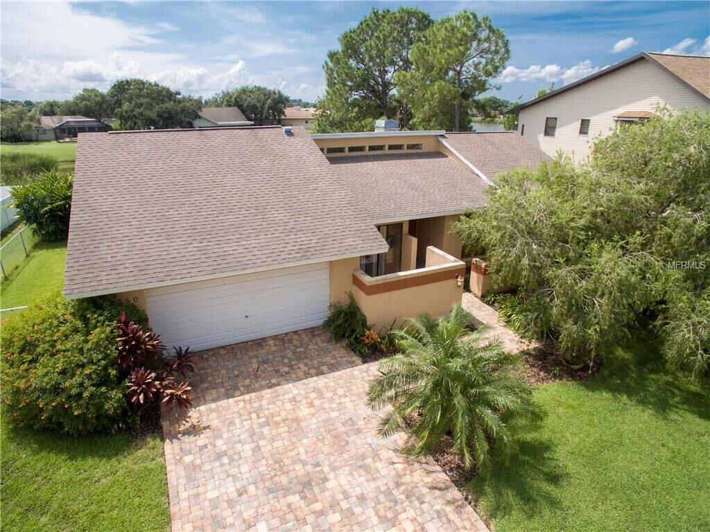 Property Photo: 1750 74th Circle NE FL 33702