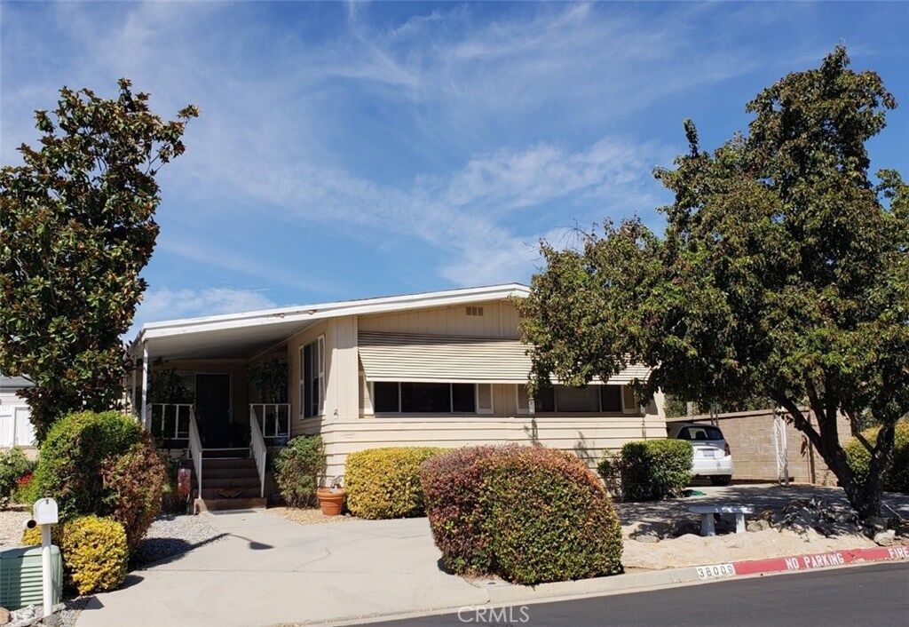 Property Photo: 38009 Calle De Amor CA 92563