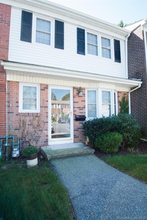 Property Photo: 21 Salem Walk 21 CT 06460