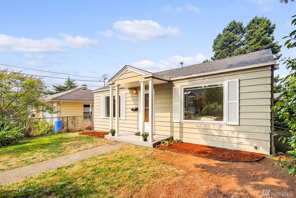 Property Photo:  9029 11th Ave SW  WA 98106 