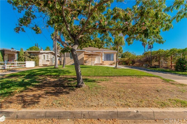 Property Photo:  243 W 11th Avenue  CA 92025 