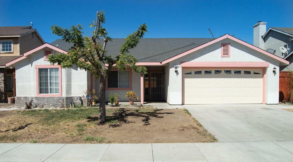 Property Photo:  258 Santa Barbara Street  CA 93635 
