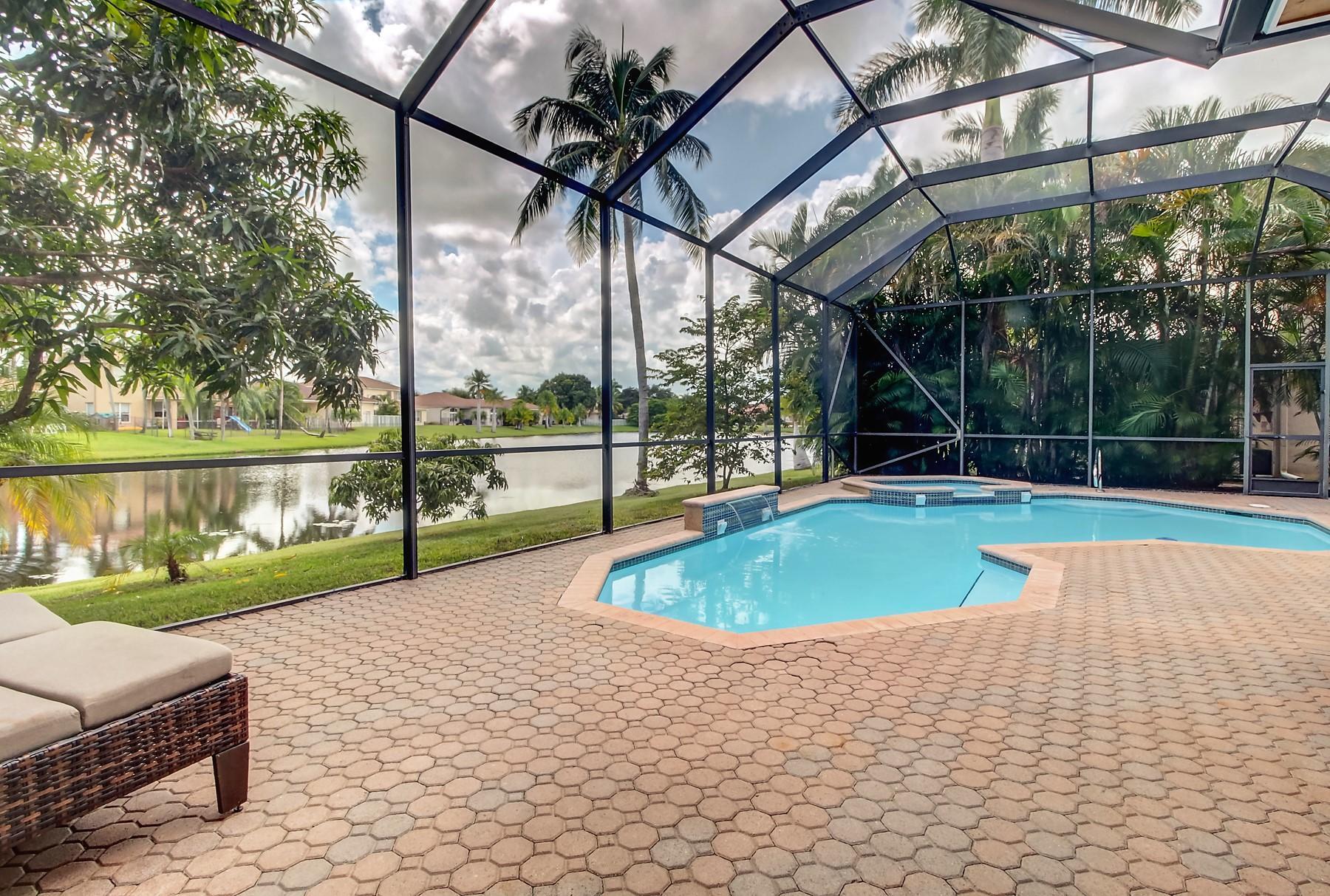 Property Photo: 5951 Bay Hill Circle FL 33463