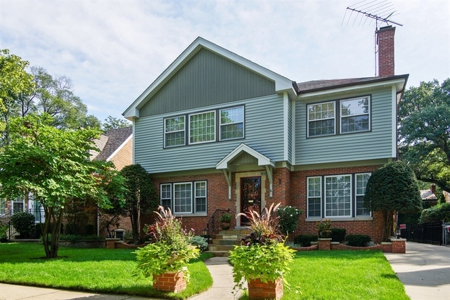 Property Photo: 811 Home Avenue IL 60068