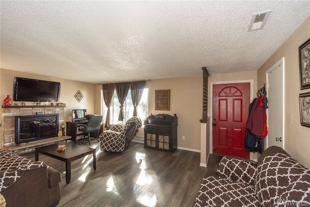 Property Photo: 8437 S G St WA 98444