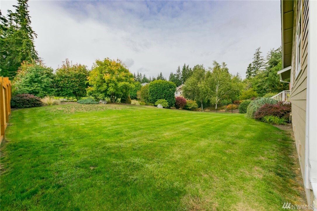 Property Photo: 1138 Central Dr WA 98282