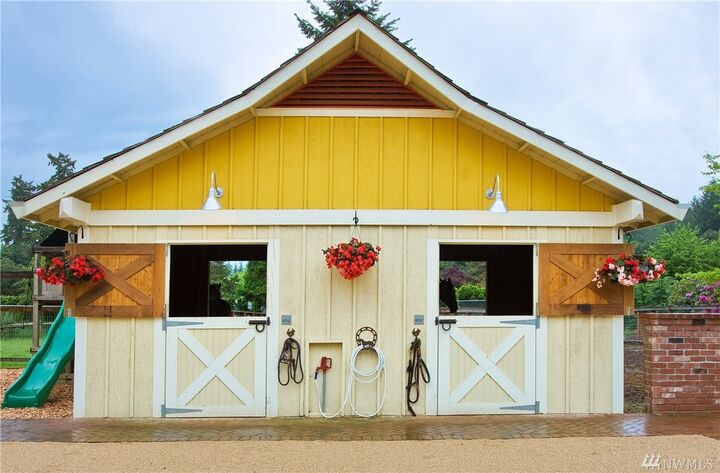 Property Photo: 13315 NE 61st St WA 98033