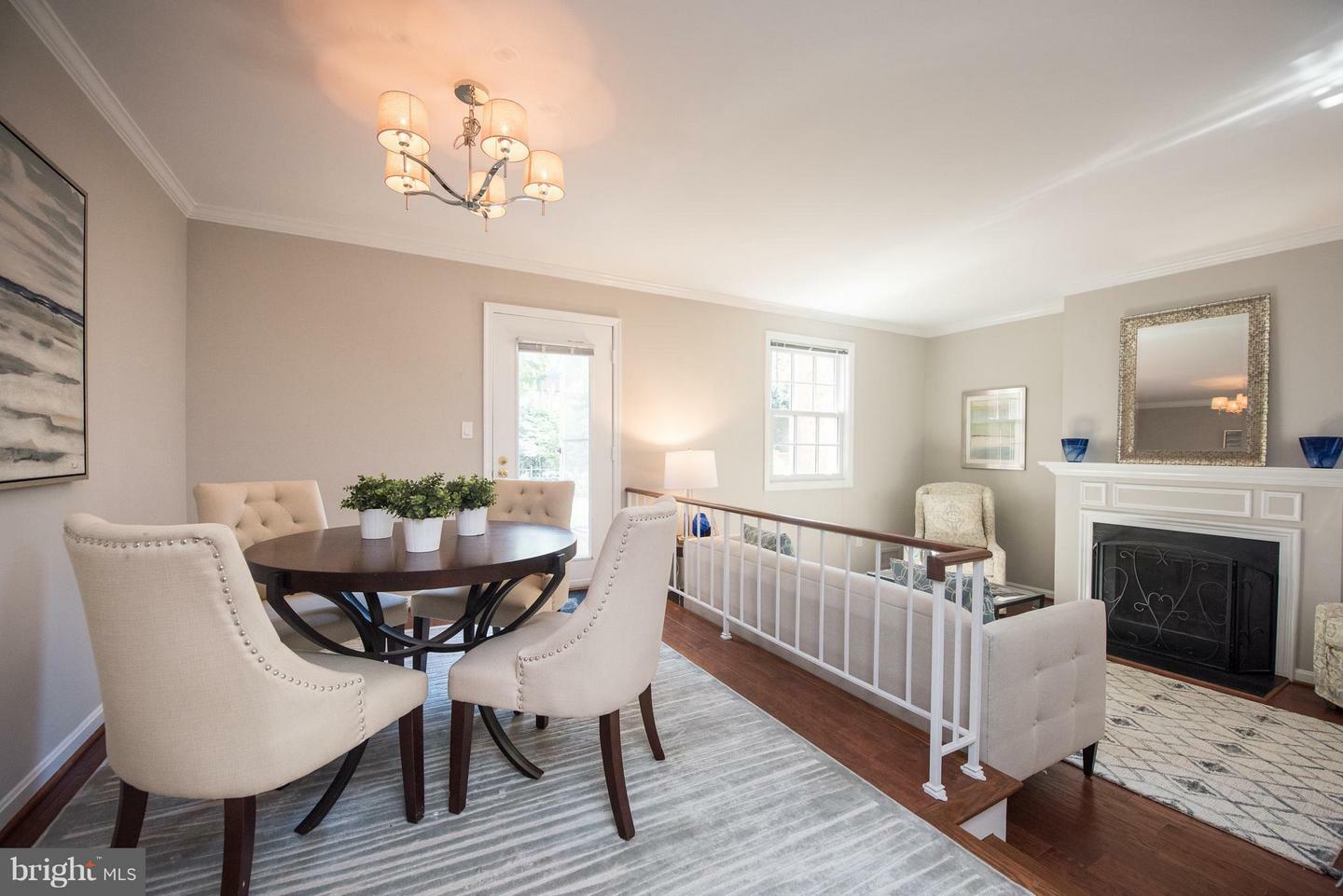 Property Photo: 941 N Pitt Street VA 22314