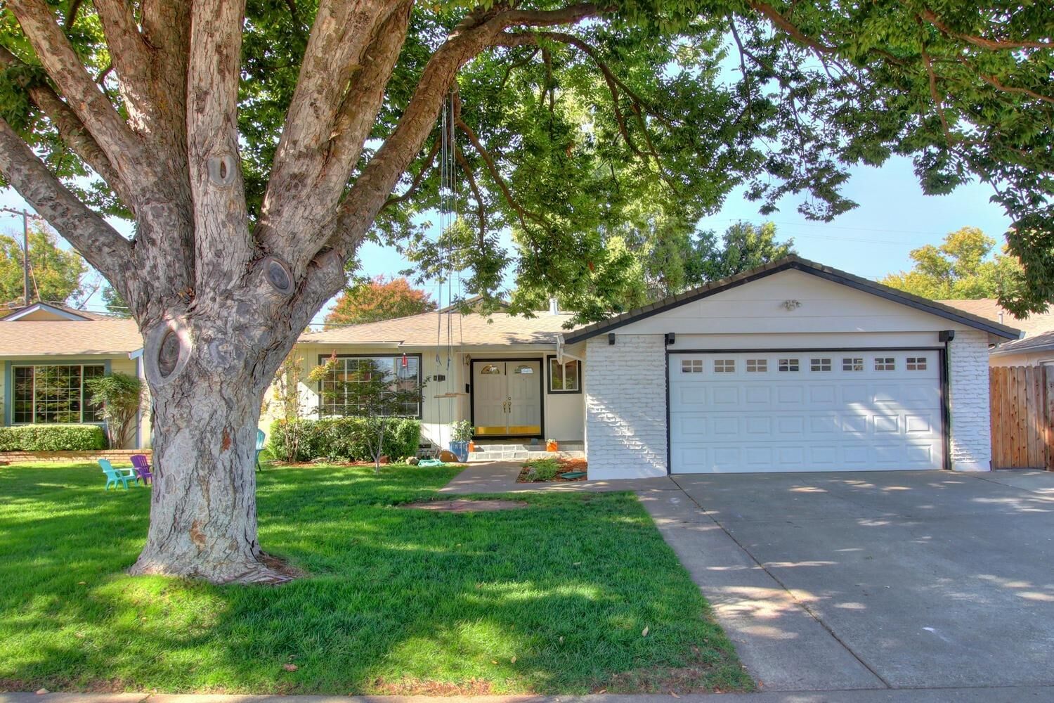 Property Photo: 8671 Everglade Drive CA 95826