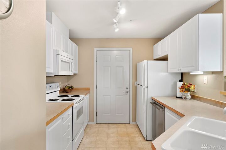 Property Photo: 14007 69th Dr SE N2 WA 98296