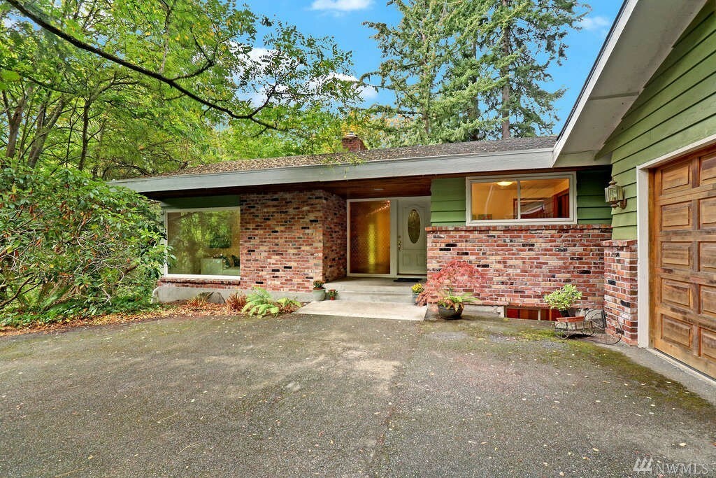 Property Photo: 814 NW Carkeek Park Rd WA 98177
