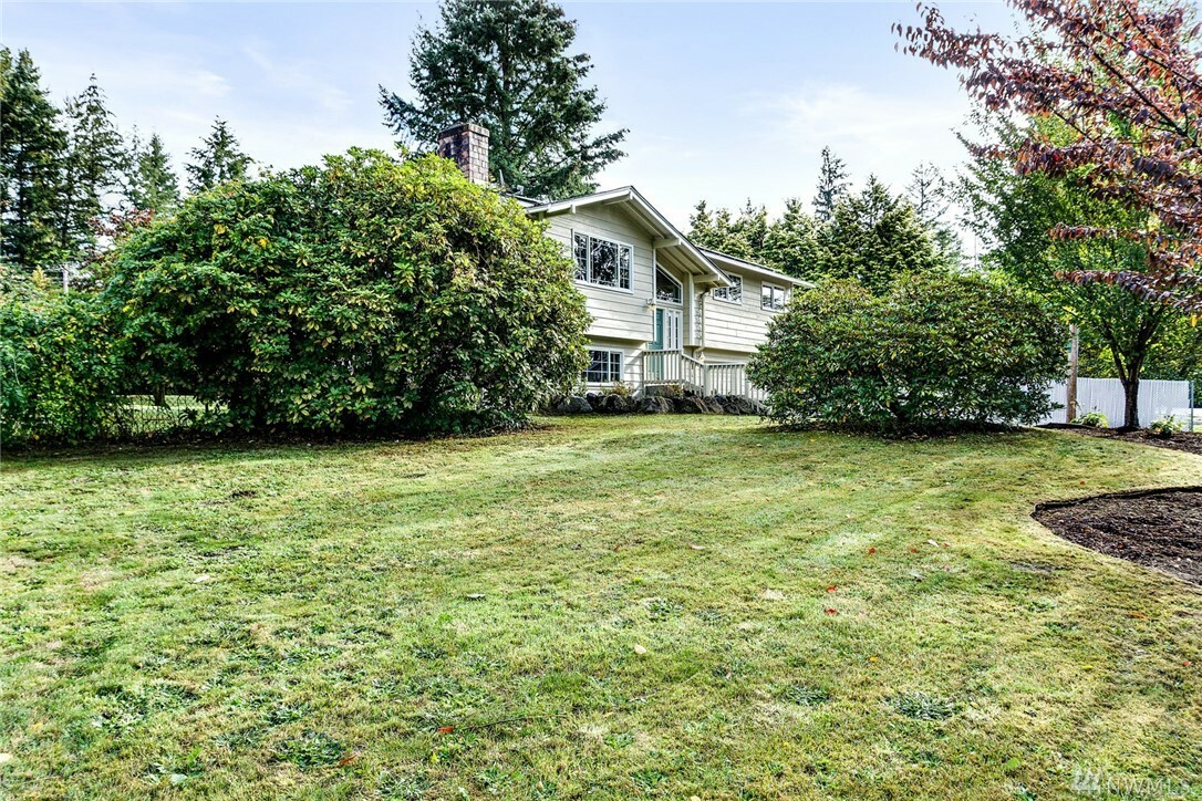 Property Photo:  9823 220th Place SE  WA 98296 