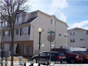 Property Photo: 33 White Oak Lane NY 10309