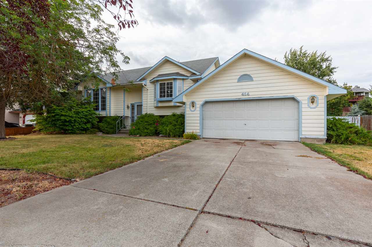 Property Photo:  414 W Falcon Ave  WA 99218 