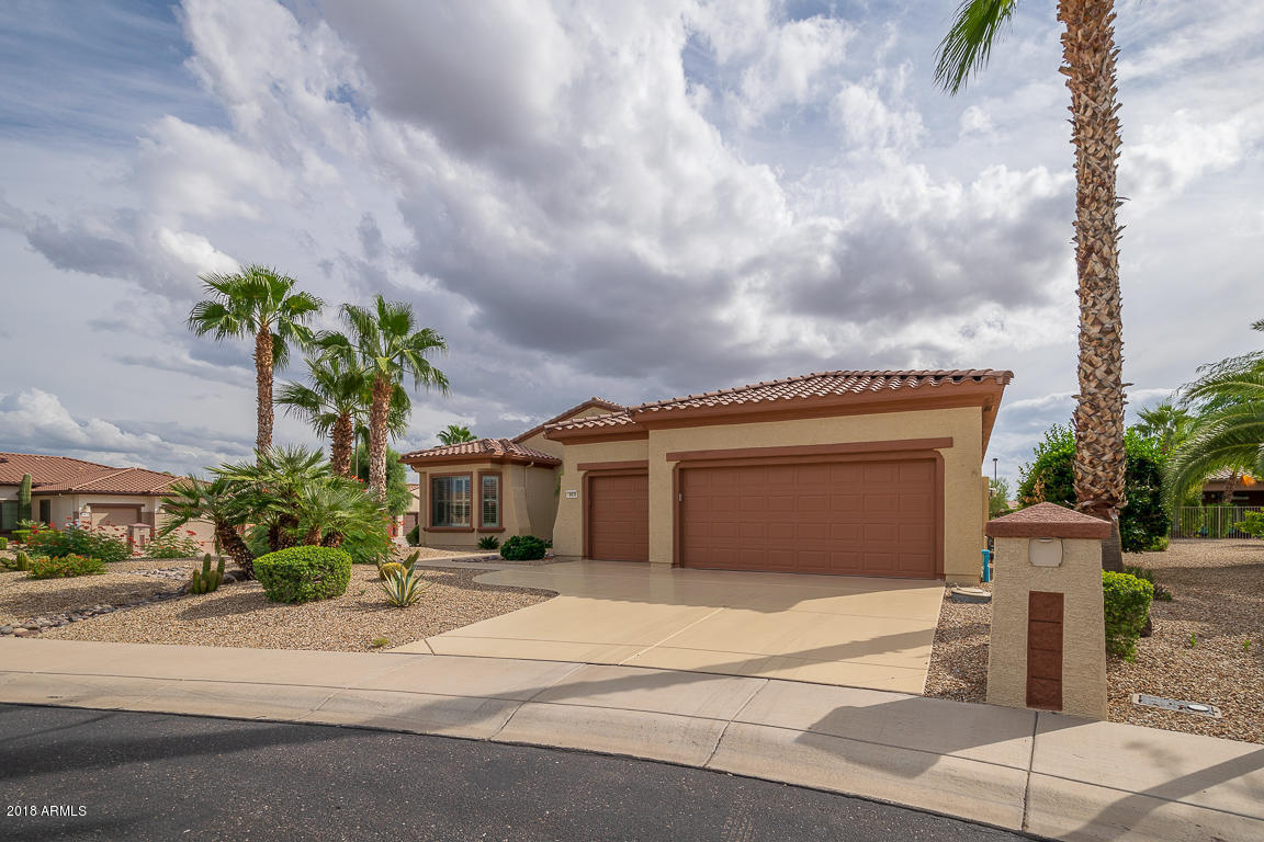Property Photo: 19836 N Regents Park Drive AZ 85387