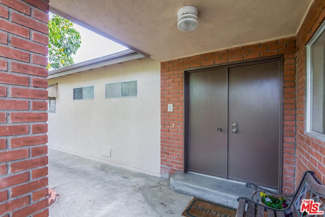 Property Photo:  4224 Panamint St  CA 90065 