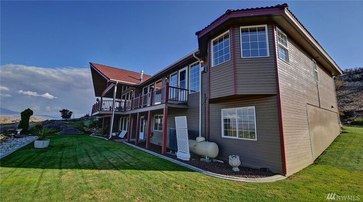 Property Photo: 31 Fairview Dr WA 98840