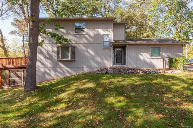 Property Photo:  1703 Burnet Road  MI 48382 