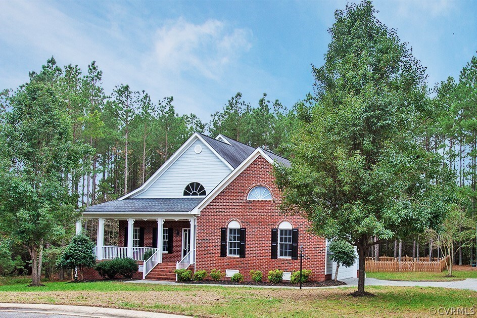 Property Photo: 5056 Kings Pond Court VA 23140