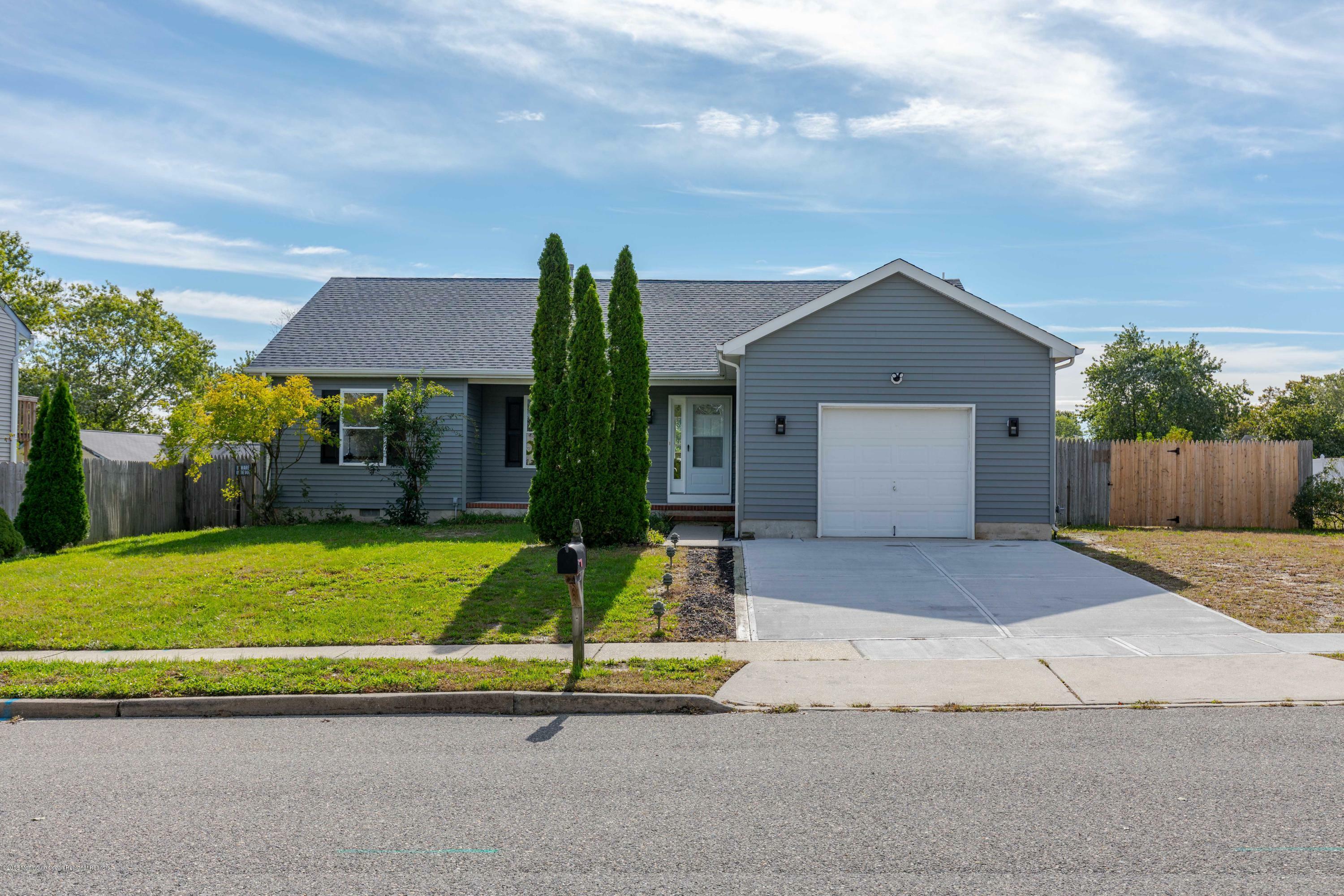 Property Photo:  6 Red Coat Drive  NJ 08005 