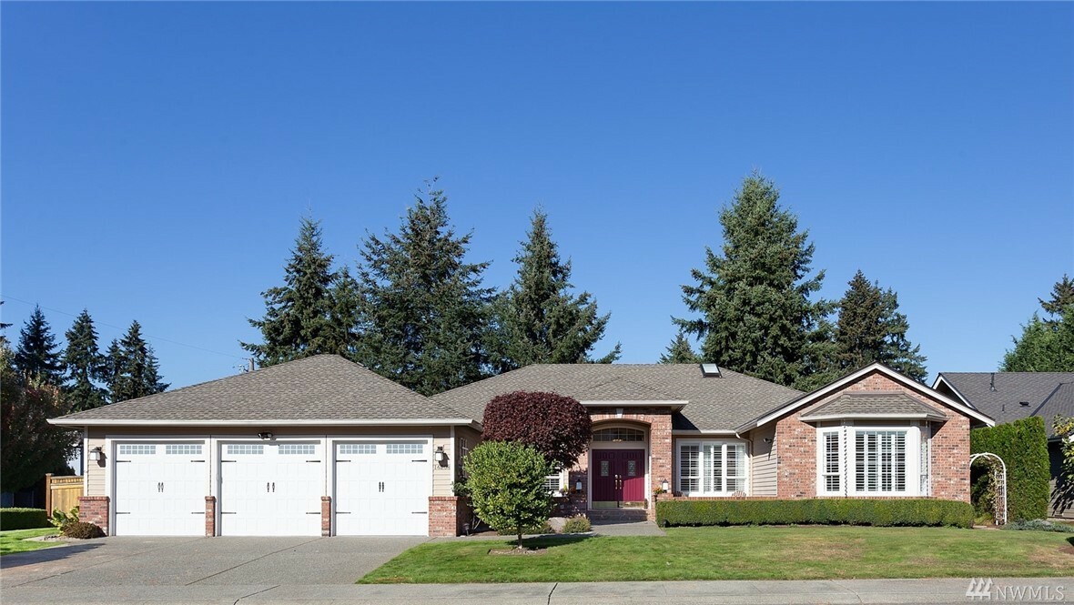 Property Photo:  16208 NE 44th Ct  WA 98052 