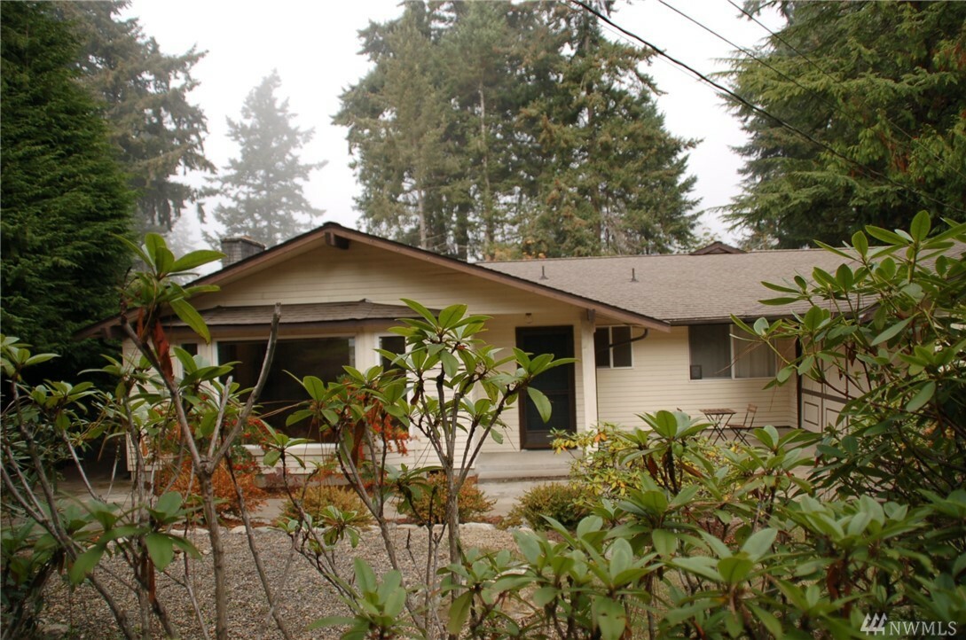 Property Photo:  8705 187th Place SW  WA 98026 