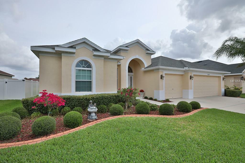 Property Photo:  10824 Rockledge View Drive  FL 33579 