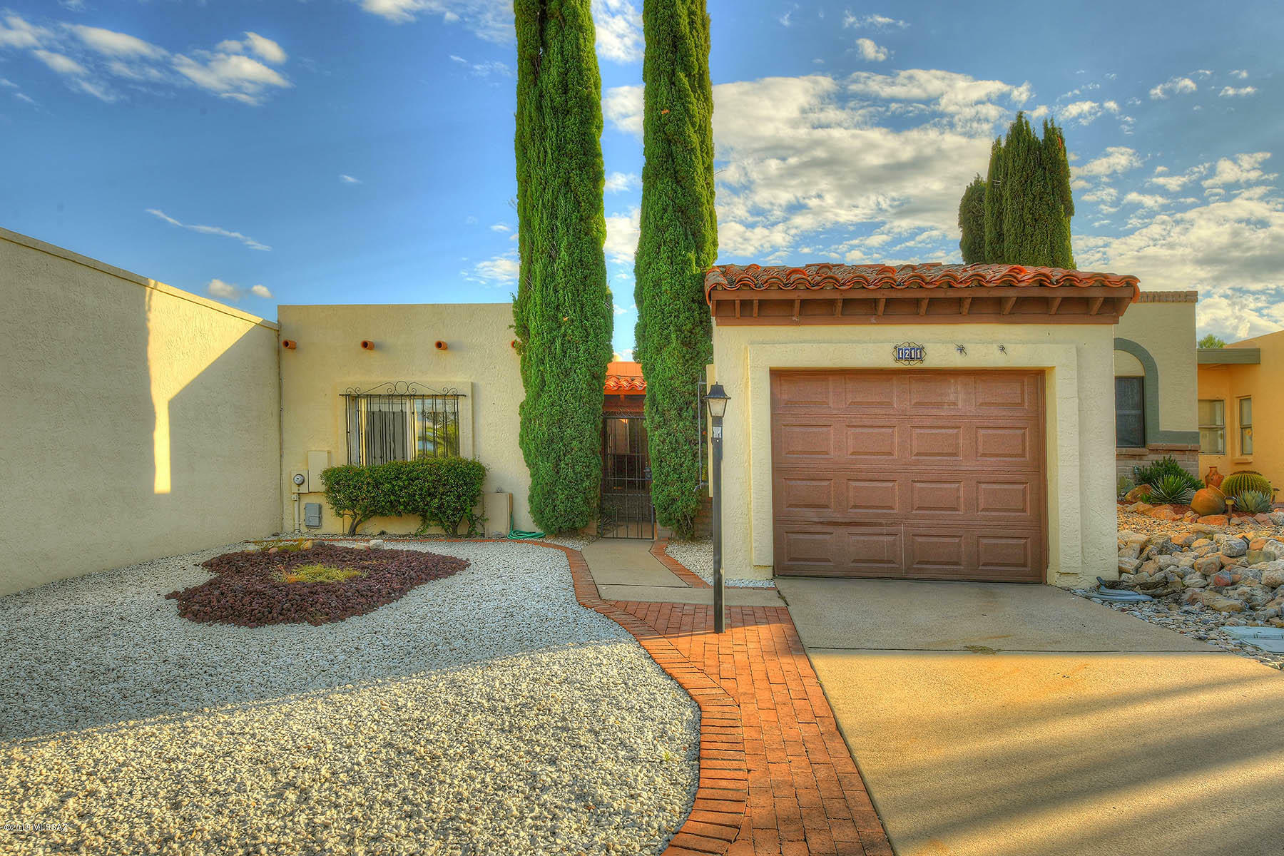 Property Photo:  1211 W Calle Ramiro  AZ 85622 