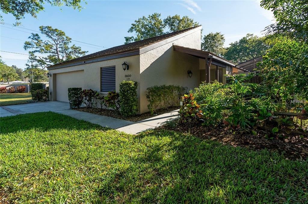 Property Photo: 3830 Glen Oaks Manor Drive FL 34232