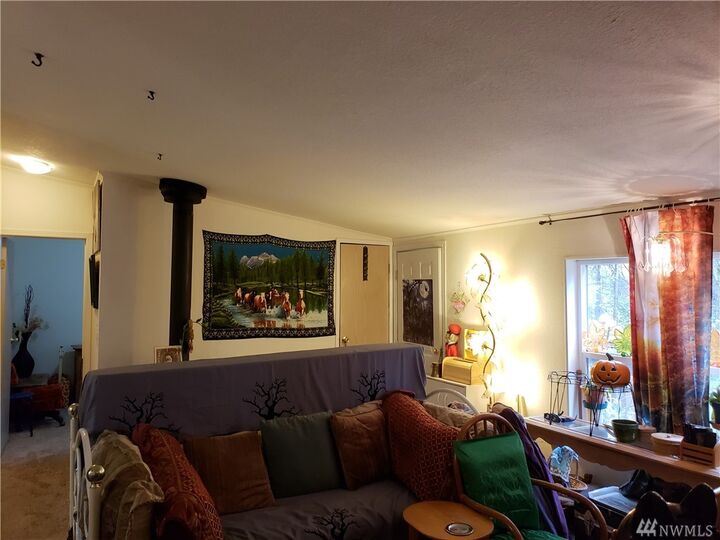 Property Photo: 551 E Lakeshore Dr W WA 98584