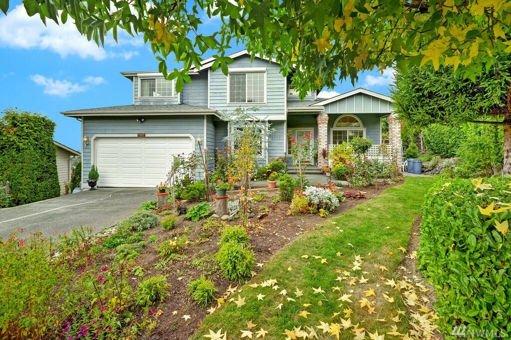 Property Photo:  1840 S 251st Place  WA 98198 