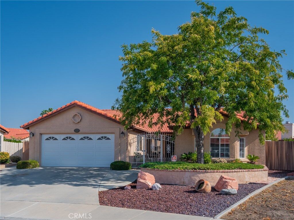 Property Photo: 1320 Limonite Street CA 92543