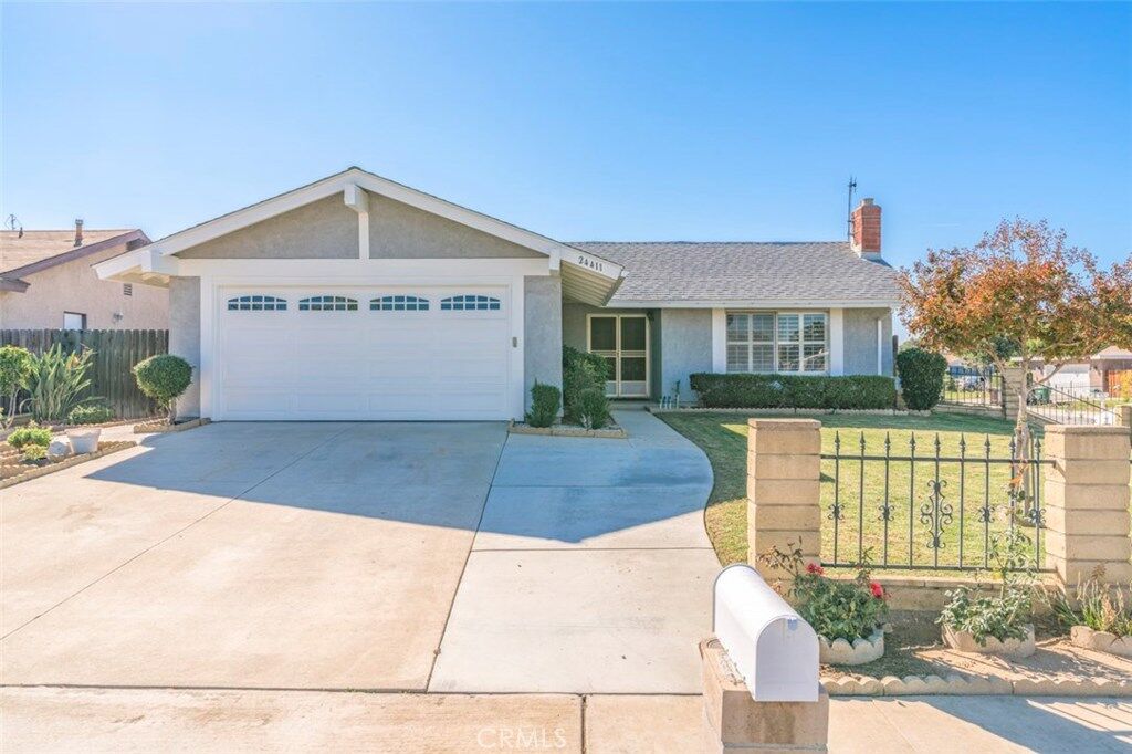Property Photo: 24411 Mural Court CA 92553