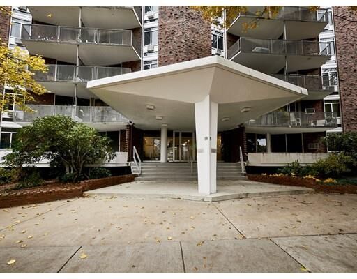 19 Winchester St 404  Coolidge Corner MA 02446 photo