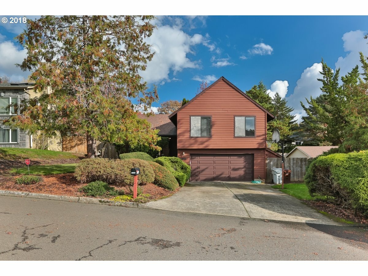 Property Photo:  12186 SE 108th Ave  OR 97086 