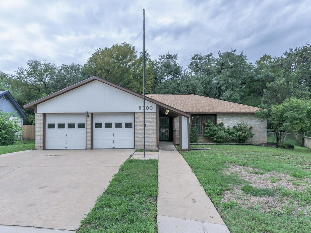 Property Photo: 6500 Lancret Hill Drive TX 78745