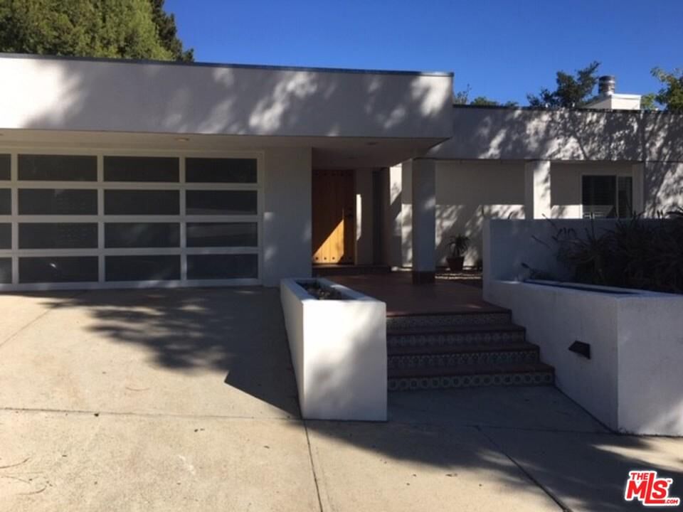 Property Photo:  1248 Bienveneda Ave  CA 90272