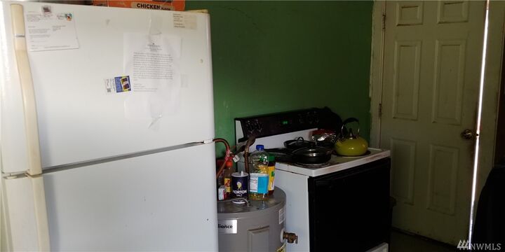 Property Photo: 215 N Alder St WA 98520