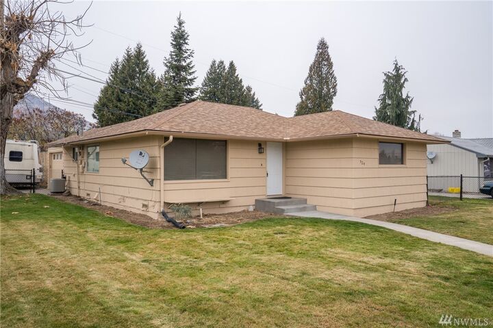 Property Photo:  924 S Howard  WA 98801