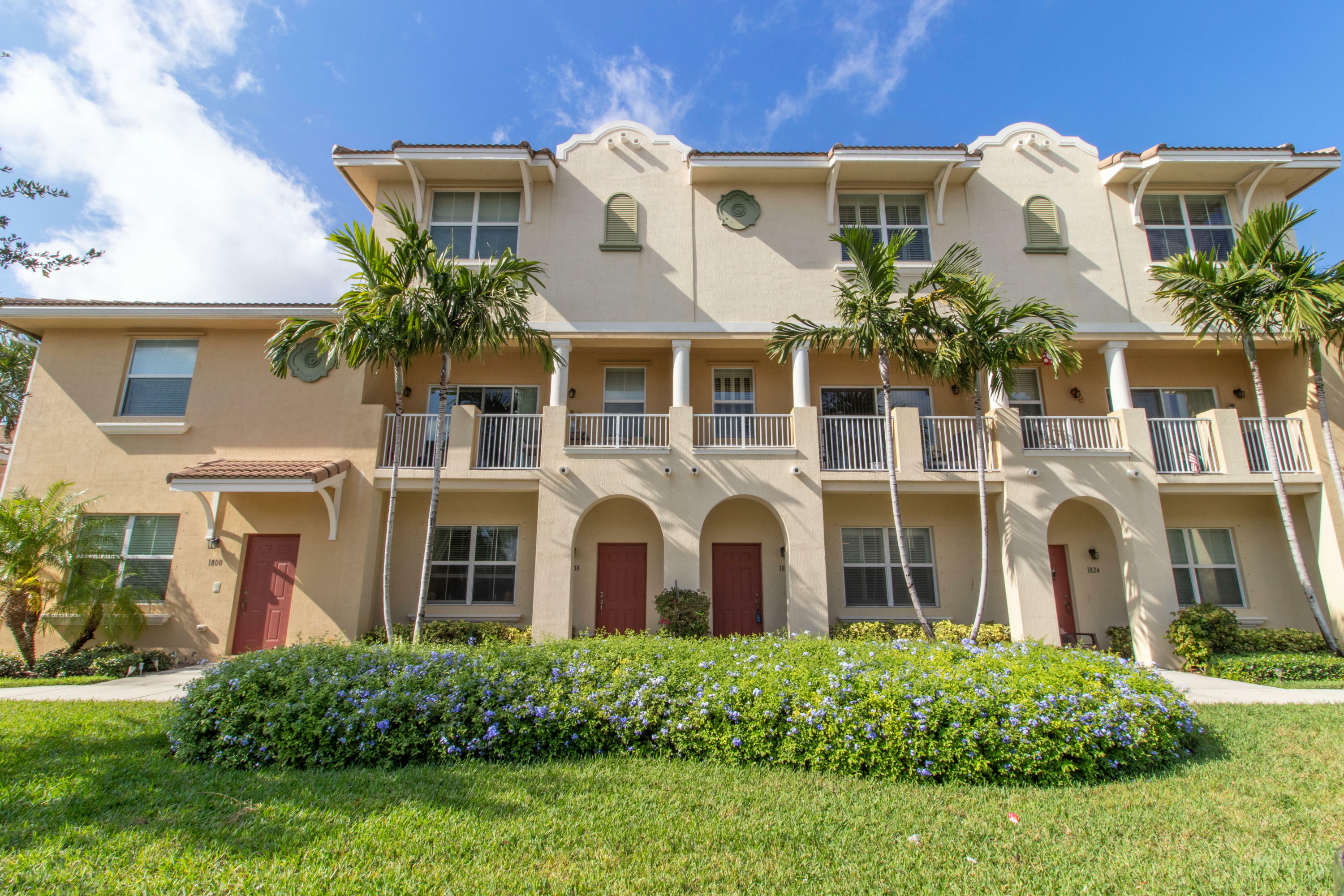 Property Photo: 1816 Via Granada FL 33426