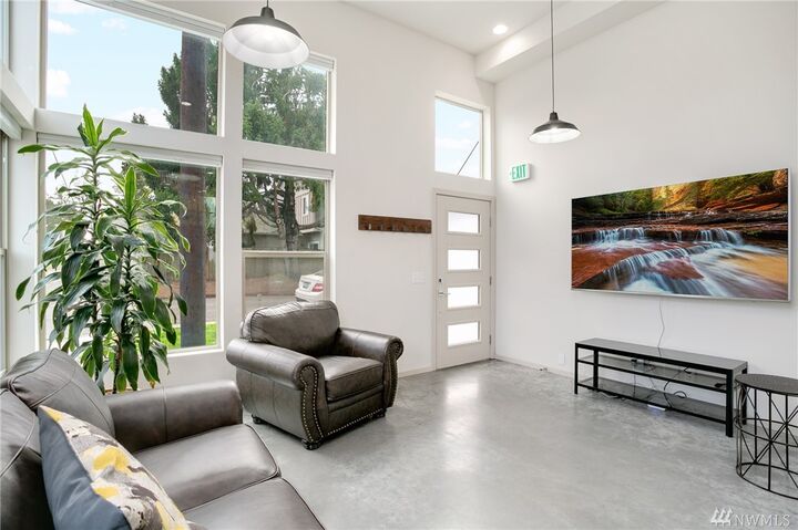 Property Photo:  1514 NW 87th Street  WA 98117 