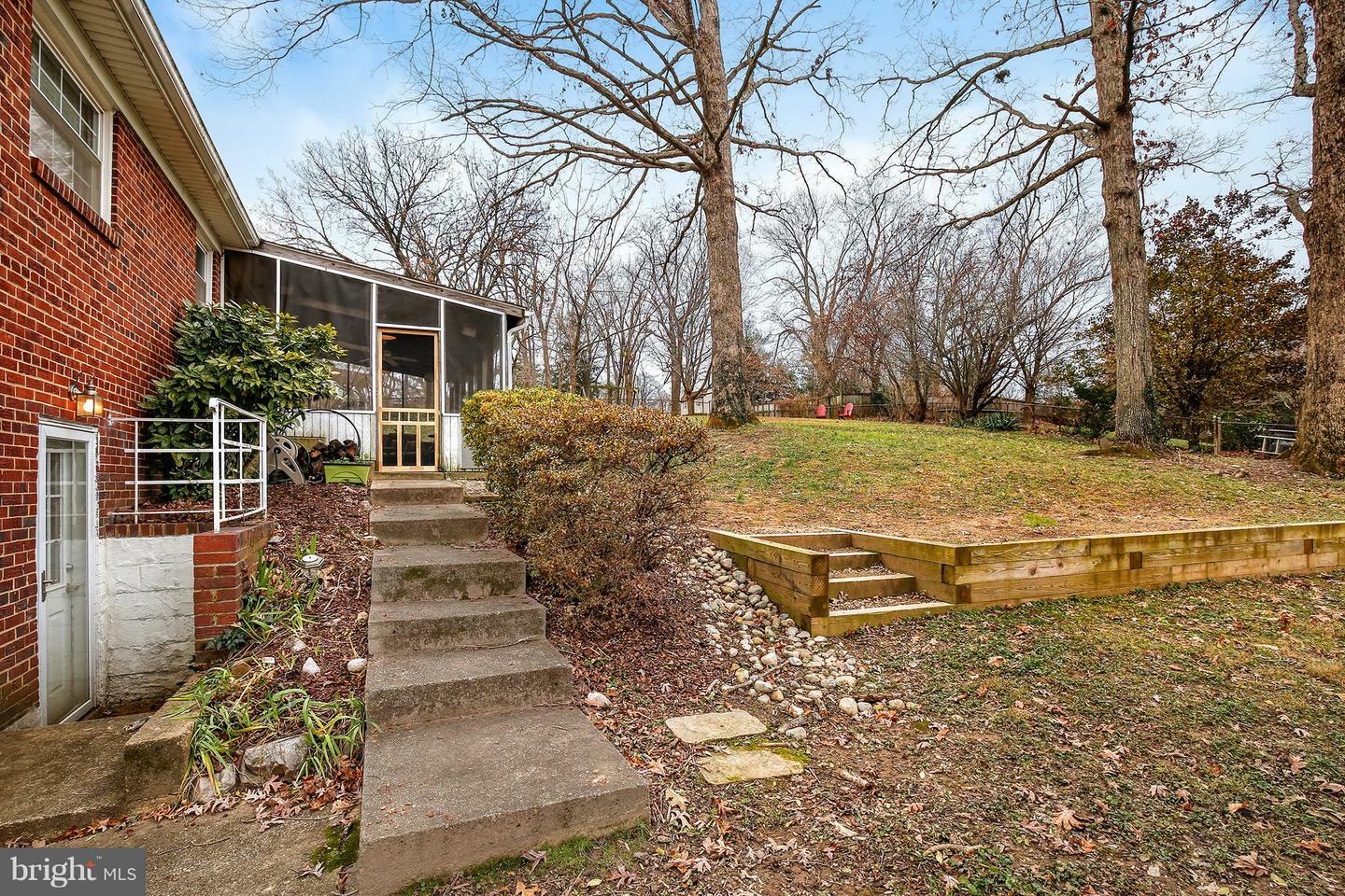 Property Photo:  7511 Nottoway Place  VA 22150 