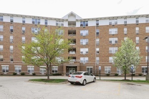 Property Photo:  320 North Milwaukee Avenue 504  IL 60046 