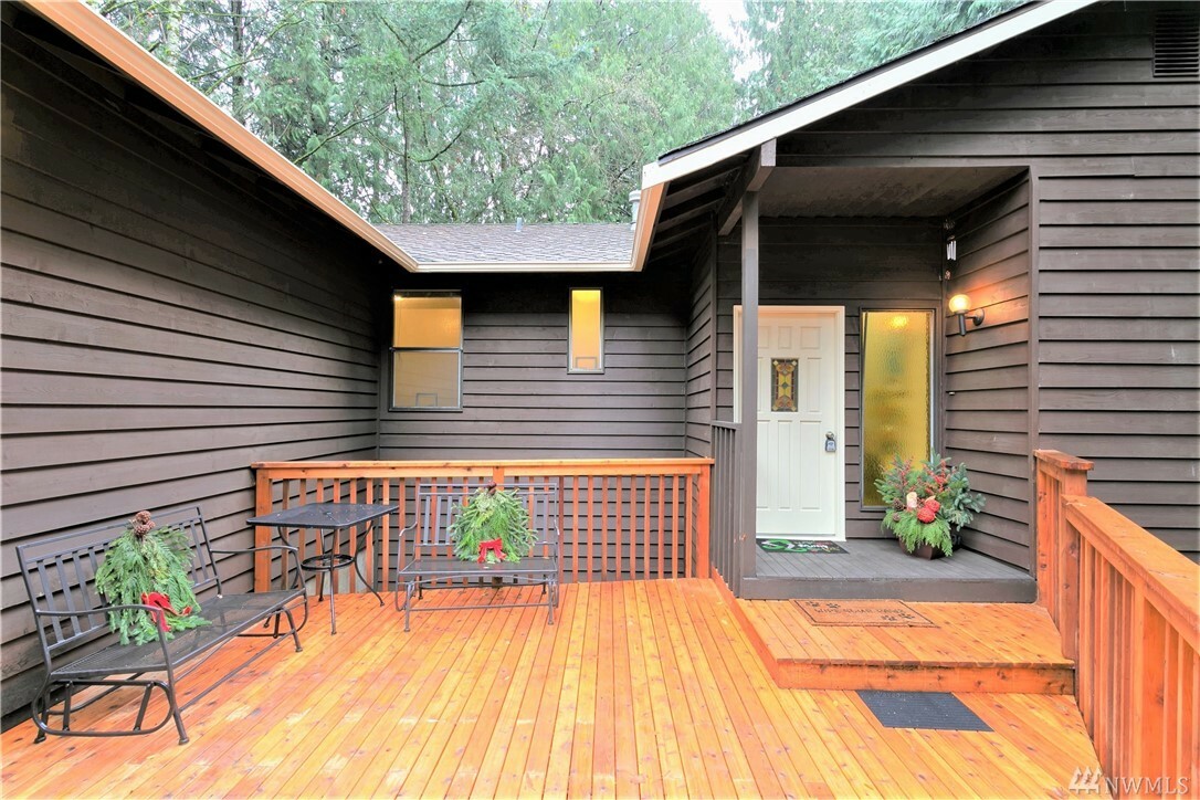Property Photo: 19229 4th Dr SE WA 98012