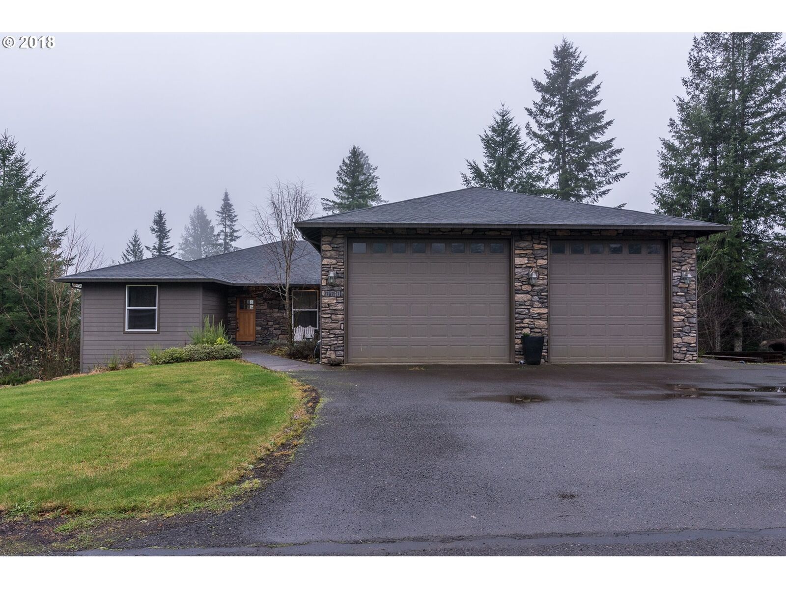 Property Photo:  121 Thompson Dr  WA 98671 