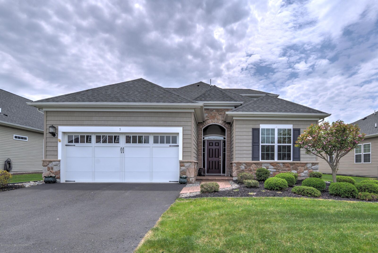 Property Photo:  5 E Raphael Lane  NJ 07727 